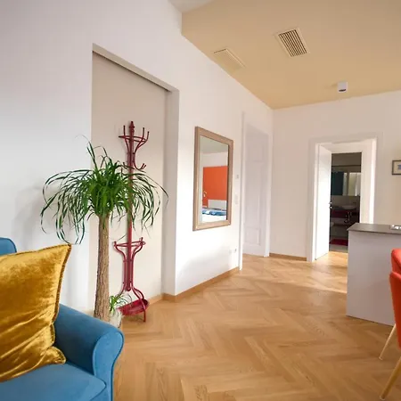 Апартаменты App110 *