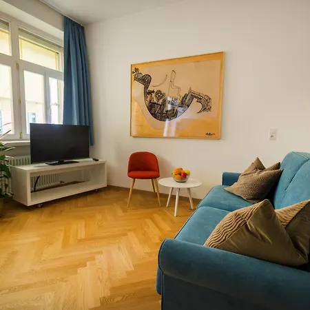 Apartment App110